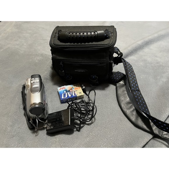 JVC GR-D250U MiniDV Camcorder 25x Zoom Charger/Case-Powers Up - Picture 1 of 16